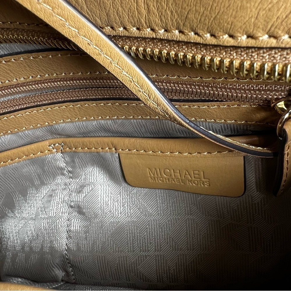 Michael Kors Darien Brown Monogram Medium Logo Tote - Picture 8 of 10